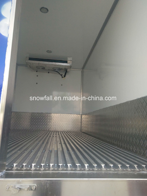 Smooth FRP Refrigerated Truck Body / Truck Fridge Body With High Pressure Vacuum Tech